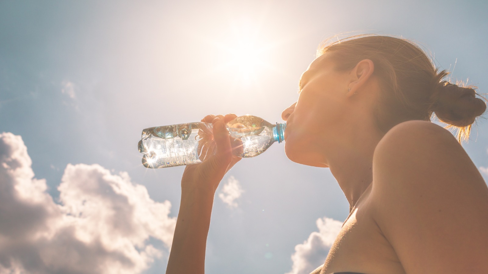 Hidratación en Verano: ¿Agua o Suero Oral?