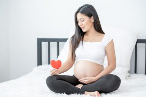 Que puede aprender un bebe en el vientre